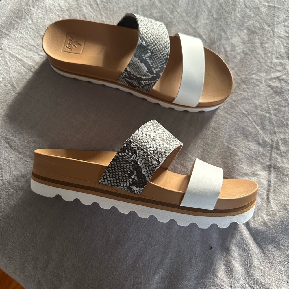 Reef Cushion Vista High Sandals size 8 - Brand New